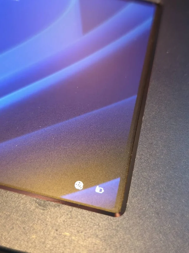 ASUS UX534F remontas – išplėštas lizdas ir DATA bei CLOCK linijos